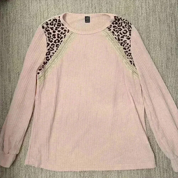 SHEIN LARGE BABY PINK WITH LACE AND LEOPARD DETAILING - Picture 1 of 4